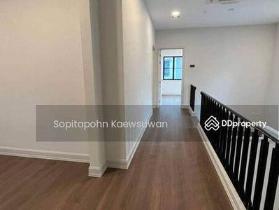 Nantawan Rama 9 New Krungthepkreetha, Bangkok, Thailand Nantawan Rama 9 New Krungthepkreetha, Bangkok, Thailand