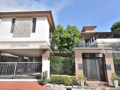 Narasiri Pattanakarn-Srinakarin, Bangkok, Thailand Narasiri Pattanakarn-Srinakarin, Bangkok, Thailand