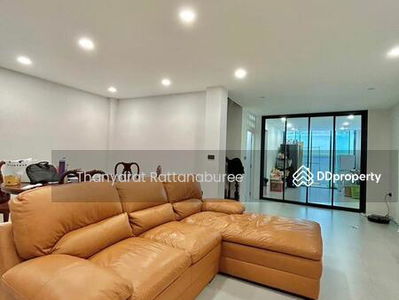 For rent and Sale Townhouse 3 storey near Bts Taksin 6 bedrooms 7 Bathrooms, Bangkok, Thailand For rent and Sale Townhouse 3 storey near Bts Taksin 6 bedrooms 7 Bathrooms, Bangkok, Thailand