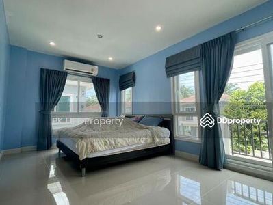 Housing in Ban Ratsada, Thailand Housing in Ban Ratsada, Thailand