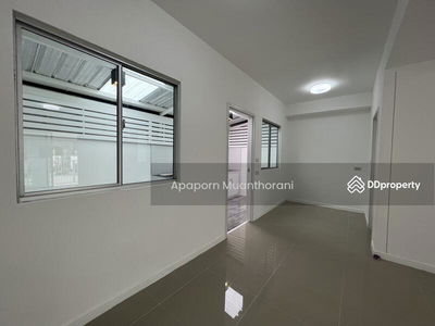 Pruksa102, Nakhon Pathom, Thailand Pruksa102, Nakhon Pathom, Thailand