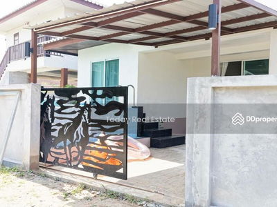 Gehäuse In Kathu, Thailand Gehäuse In Kathu, Thailand