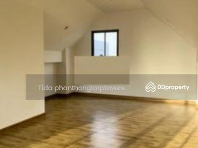 The Loft by I-ZEN Nak Niwat 48, Bangkok, Thailand The Loft by I-ZEN Nak Niwat 48, Bangkok, Thailand