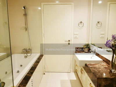 Piyathip Place, Bangkok, Thailand Piyathip Place, Bangkok, Thailand