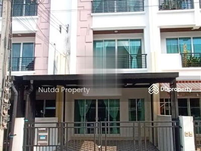 Baan Klang Mueng Ladprao 101, Bangkok, Thailand Baan Klang Mueng Ladprao 101, Bangkok, Thailand