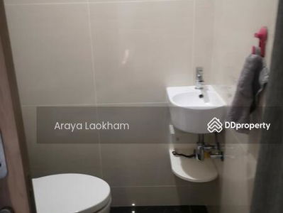 Park Origin Phrom Phong, Bangkok, Thailand Park Origin Phrom Phong, Bangkok, Thailand