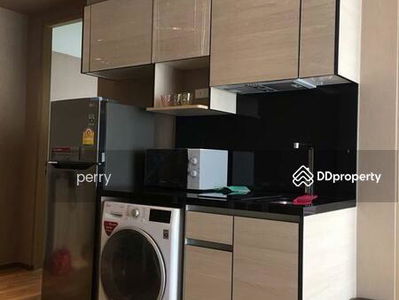 Park Origin Phrom Phong, Bangkok, Thailand Park Origin Phrom Phong, Bangkok, Thailand