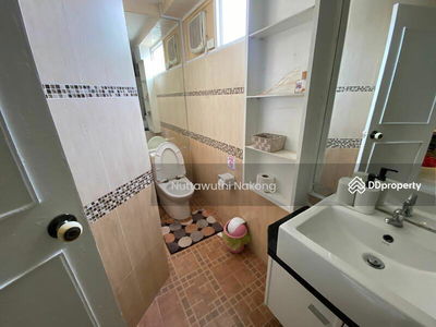 Thonglor Tower, Bangkok, Thailand Thonglor Tower, Bangkok, Thailand