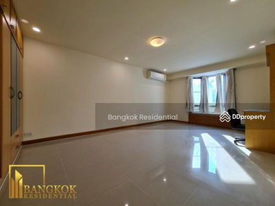 Royal Castle Sukhumvit, Bangkok, Thailand Royal Castle Sukhumvit, Bangkok, Thailand