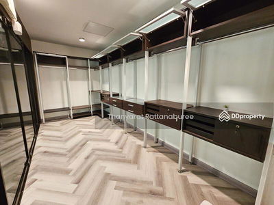 Banklangkrung Grande Vienna Rama 3, Bangkok, Thailand Banklangkrung Grande Vienna Rama 3, Bangkok, Thailand