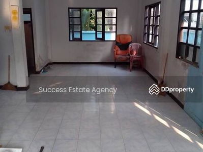 Single house, Khlong Sam Wa, Nimitmai Road, Bangkok, Thailand Single house, Khlong Sam Wa, Nimitmai Road, Bangkok, Thailand