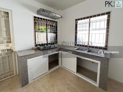 Gehäuse In Kathu, Thailand Gehäuse In Kathu, Thailand