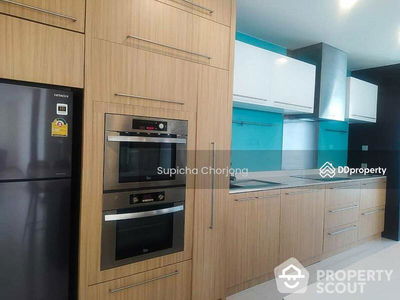 Reflection Jomtien Beach, Pattaya, Thailand Reflection Jomtien Beach, Pattaya, Thailand