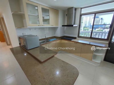 Royal Castle Sukhumvit, Bangkok, Thailand Royal Castle Sukhumvit, Bangkok, Thailand