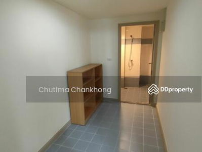 Royal Castle Sukhumvit, Bangkok, Thailand Royal Castle Sukhumvit, Bangkok, Thailand