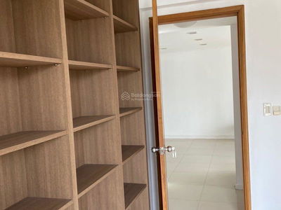 The Canary, Vietnam The Canary, Vietnam