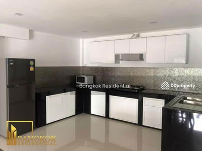 Townhouse in Compound, Bangkok, Thailand Townhouse in Compound, Bangkok, Thailand