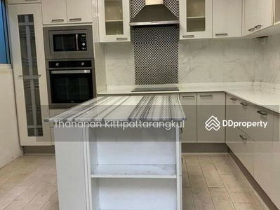 Phattanakarn 44, Bangkok, Thailand Phattanakarn 44, Bangkok, Thailand