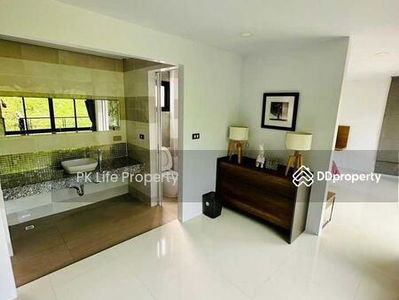 Housing in Ban Ratsada, Thailand Housing in Ban Ratsada, Thailand