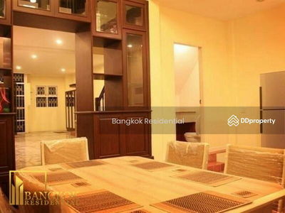 4 Bedroom Townhouse in Ekkamai 26, Bangkok, Thailand 4 Bedroom Townhouse in Ekkamai 26, Bangkok, Thailand