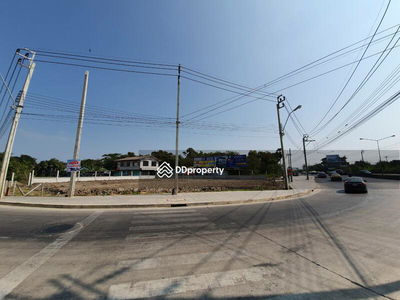 Land for rent already filled Ready to surround with reinforced concrete slabs, corner plot, Bangkok, Thailand Land for rent already filled Ready to surround with reinforced concrete slabs, corner plot, Bangkok, Thailand