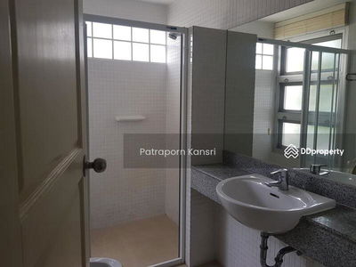 Spacious 4-Br House near BTS Phrom Phong, Bangkok, Thailand Spacious 4-Br House near BTS Phrom Phong, Bangkok, Thailand