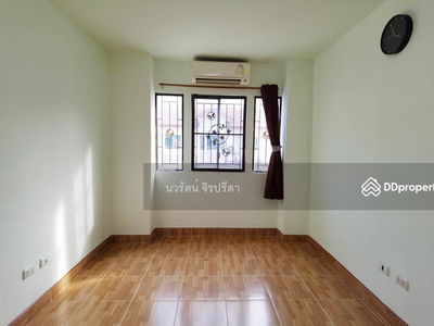 Pruksa Ville Village 16, Pathum Thani, Thailand Pruksa Ville Village 16, Pathum Thani, Thailand