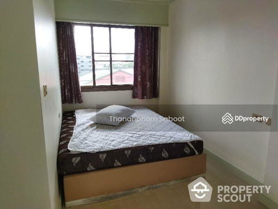 Sam Sen Nok, Bangkok, Thailand Sam Sen Nok, Bangkok, Thailand