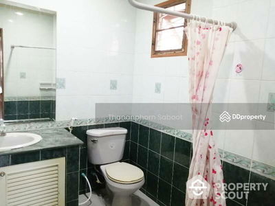 Sam Sen Nok, Bangkok, Thailand Sam Sen Nok, Bangkok, Thailand