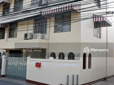 Home office Soi Sukhumvit 65, Bangkok, Thailand Home office Soi Sukhumvit 65, Bangkok, Thailand