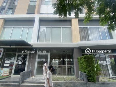 3-story commercial building (Room 111 /37, Bangkok, Thailand 3-story commercial building (Room 111 /37, Bangkok, Thailand