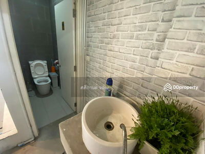 3-story commercial building (Room 111 /37, Bangkok, Thailand 3-story commercial building (Room 111 /37, Bangkok, Thailand