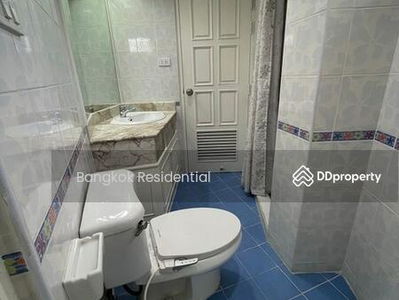 Fifty Fifth Tower, Bangkok, Thailand Fifty Fifth Tower, Bangkok, Thailand