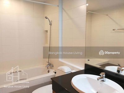 Queen's Park View, Bangkok, Thailand Queen's Park View, Bangkok, Thailand