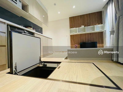 Runesu Thonglor 5, Bangkok, Thailand Runesu Thonglor 5, Bangkok, Thailand