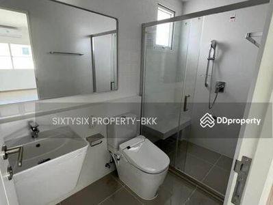 Siwalee Srinagarindra - Rom Klao, Bangkok, Thailand Siwalee Srinagarindra - Rom Klao, Bangkok, Thailand