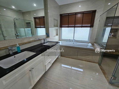 Two Grande Monaco Bangna-Wongwaen, Bangkok, Thailand Two Grande Monaco Bangna-Wongwaen, Bangkok, Thailand