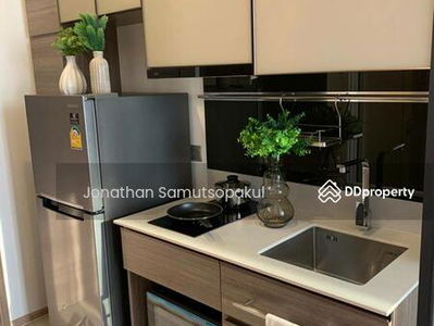 The Line Phahon-Pradipat, Bangkok, Thailand The Line Phahon-Pradipat, Bangkok, Thailand