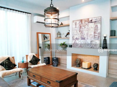 Large 4-Bedroom Villa, Bangkok, Thailand Large 4-Bedroom Villa, Bangkok, Thailand