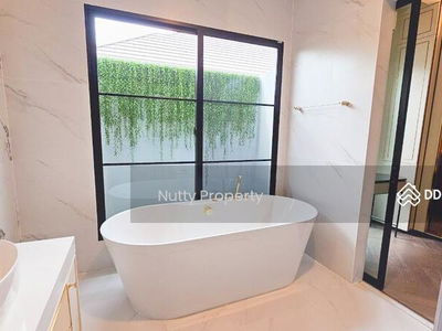 Nantawan Rama 9 New Krungthepkreetha, Bangkok, Thailand Nantawan Rama 9 New Krungthepkreetha, Bangkok, Thailand