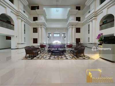 Royal Castle Sukhumvit, Bangkok, Thailand Royal Castle Sukhumvit, Bangkok, Thailand