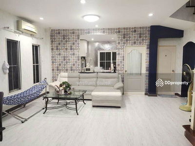 Narawadee Pinklao - Rama 5, Nonthaburi, Thailand Narawadee Pinklao - Rama 5, Nonthaburi, Thailand