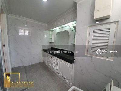 GM Mansion - Spacious 4 Bedroom Apartment in Phrom Phong, Bangkok, Thailand GM Mansion - Spacious 4 Bedroom Apartment in Phrom Phong, Bangkok, Thailand