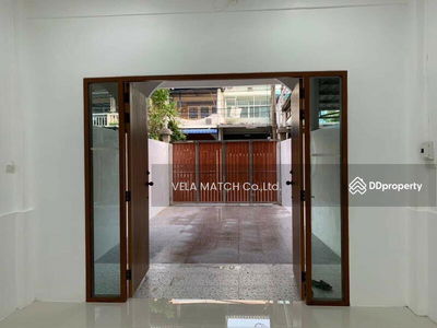 PPE9 Townhouse for rent, 4 floors, 3 bedrooms, 3 bathrooms, Soi Sathu Pradit 26, Bang Phong Phang Subdistrict, Yannawa District, Bangkok, Thailand PPE9 Townhouse for rent, 4 floors, 3 bedrooms, 3 bathrooms, Soi Sathu Pradit 26, Bang Phong Phang Subdistrict, Yannawa District, Bangkok, Thailand