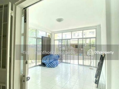 Townhome Chokchai 4, Bangkok, Thailand Townhome Chokchai 4, Bangkok, Thailand