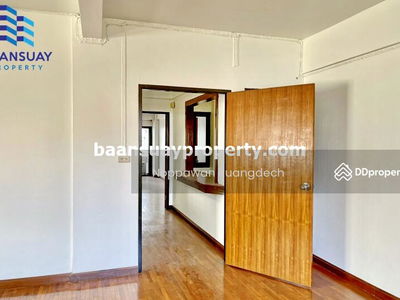 For rent, 4-story home office, Sukhumvit Road, near BTS Nana, Bangkok., Thailand For rent, 4-story home office, Sukhumvit Road, near BTS Nana, Bangkok., Thailand