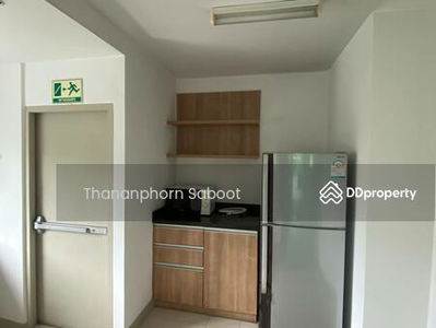 P.W.T. Mansion, Bangkok, Thailand P.W.T. Mansion, Bangkok, Thailand