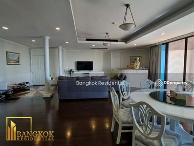 Royal River Place, Bangkok, Thailand Royal River Place, Bangkok, Thailand