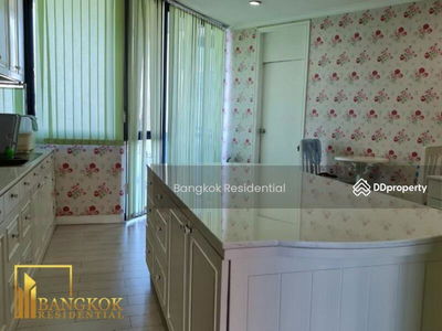 Royal River Place, Bangkok, Thailand Royal River Place, Bangkok, Thailand