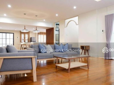 Detached House (Private) Sukhumvit BTS Phrakanong, detached house, self-built, Phra Khanong, BTS GH016, Bangkok, Thailand Detached House (Private) Sukhumvit BTS Phrakanong, detached house, self-built, Phra Khanong, BTS GH016, Bangkok, Thailand